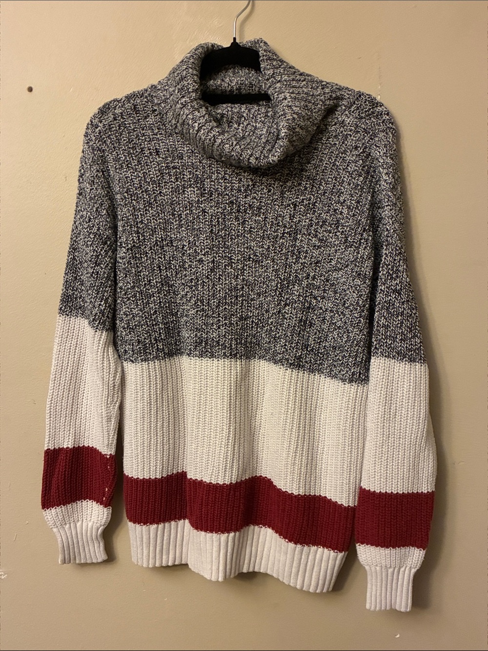 Women’s Colorblock Turtleneck Sweater - Gray/White/Red